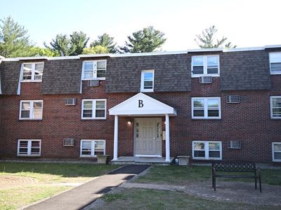 870 Haverhill St APT 2B, Rowley, MA, 01969