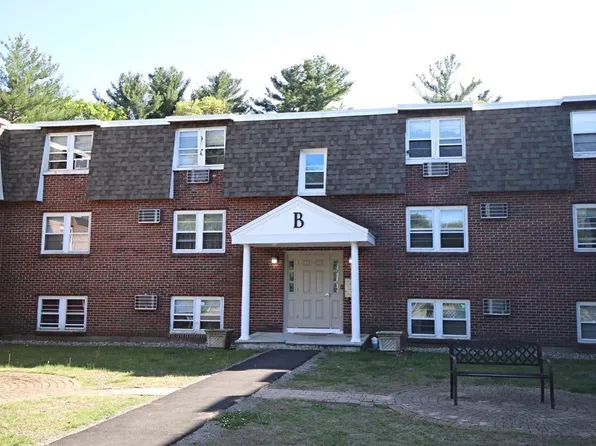 870 Haverhill St APT 2B, Rowley, MA 01969