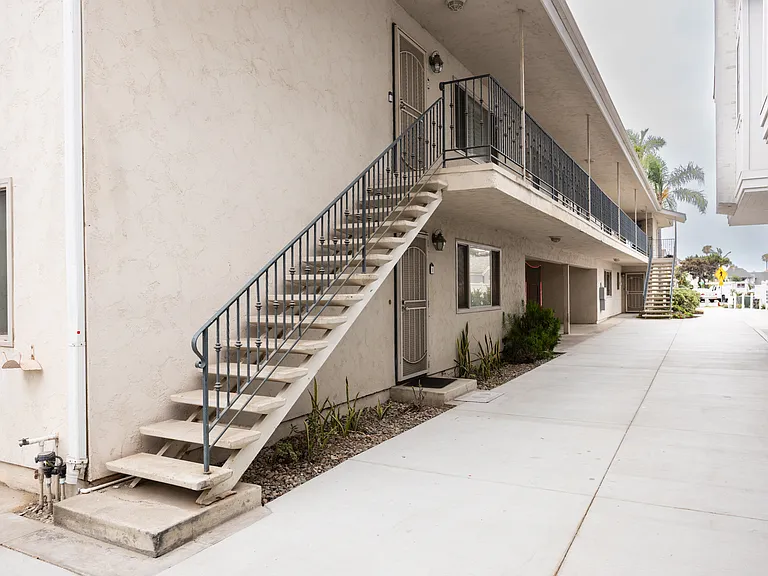 1052 Isabella Ave #C — Photo 21