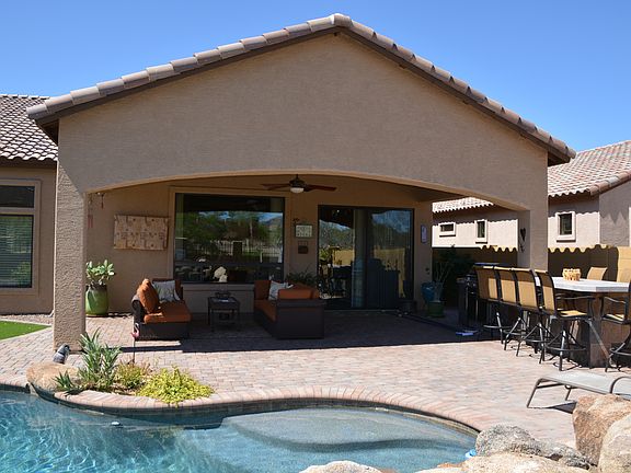 Outdoor entertaining area