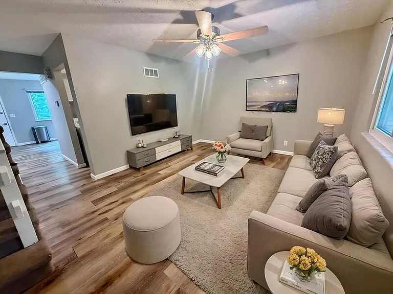 12 Holloway Dr #12B — Photo 3