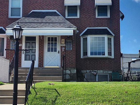 2nd image of 9958 Ferndale St