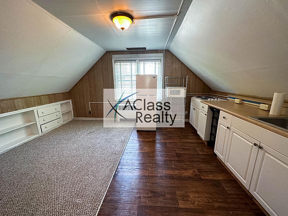 3rd image of 46 Ellison Ave #2