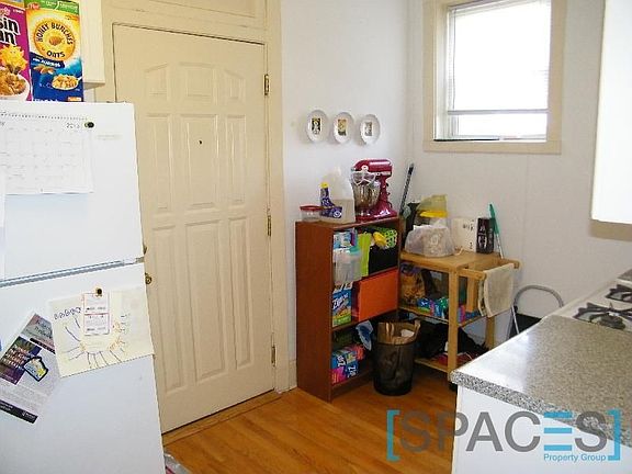 3rd image of 1436 W Belle Plaine Ave APT 3F