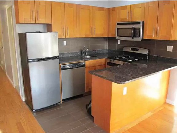 4th image of 28 Graham Ave #4F