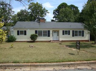 585 Lucerne Dr, Spartanburg, SC 29302