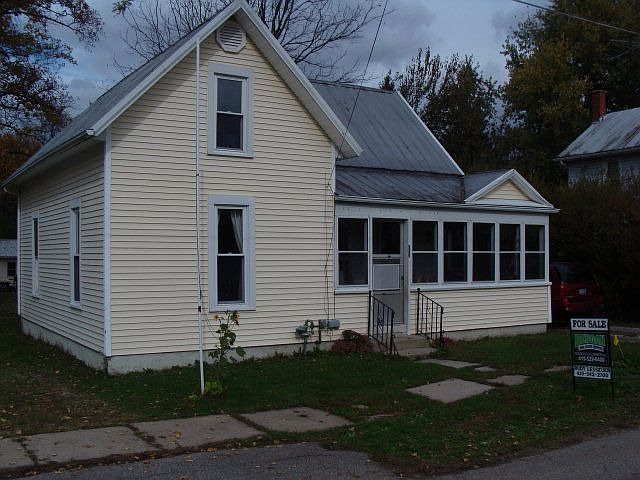 1st image of 203 E Hilborn Ave
