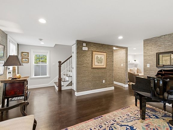 3rd image of 847 Massachusetts Ave