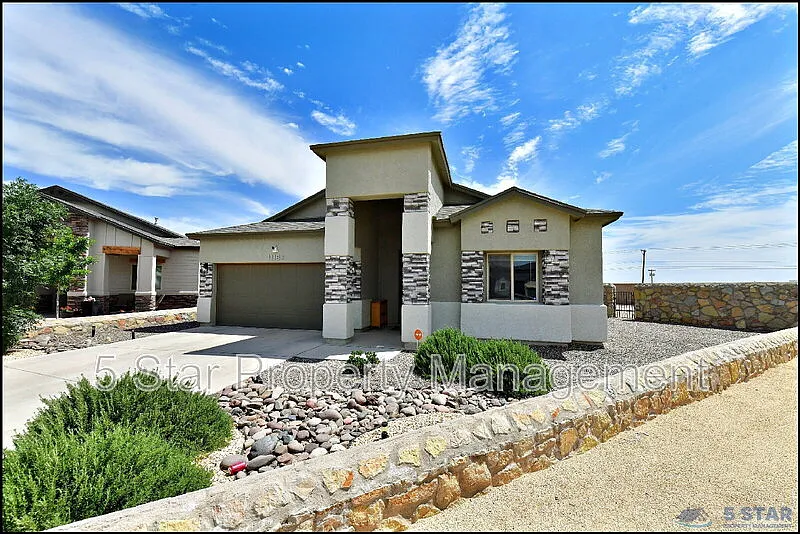 4 bed, 2.0 bath, 1872 sqft, $2,500 — Photo 2