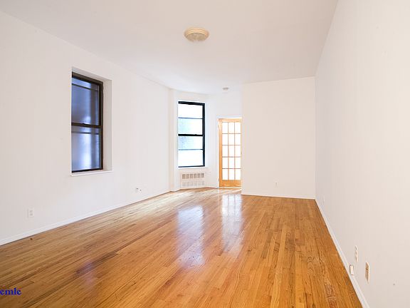 3rd image of 204 E 84th St #3RR