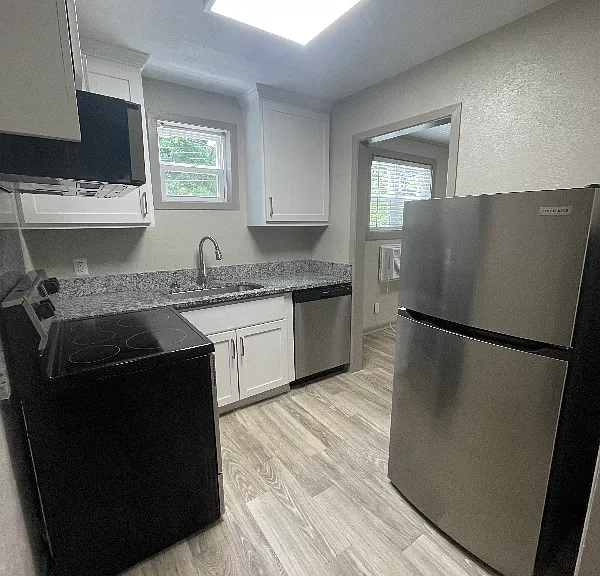 1106 W 7th St #D — Photo 4
