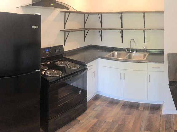 3rd image of 133 E Main St #10915612