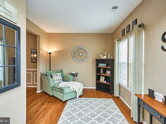 4th image of 13640 Dodsworth Dr
