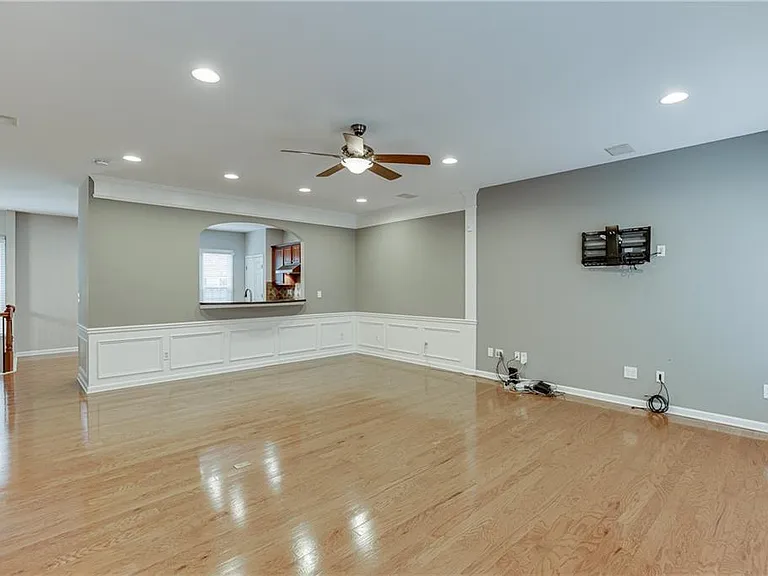 2801 Loftview Sq — Photo 13