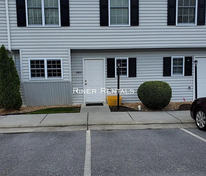 2412 Millwood Loop — Photo 1