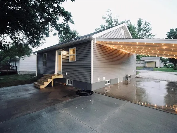 305 E Mayhall St, Perry, MO 63462