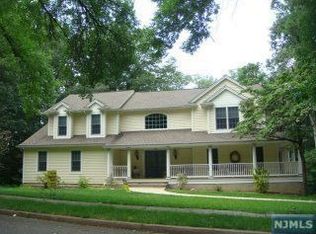 32 Jeffrey Rd, Wayne, NJ 07470