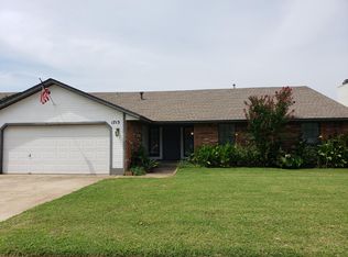 1713 Magnolia Ln, Edmond, OK 73013