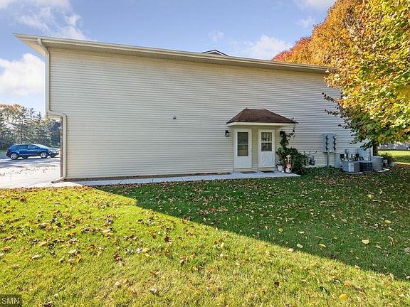 3rd image of 713 Parkside Dr #713F