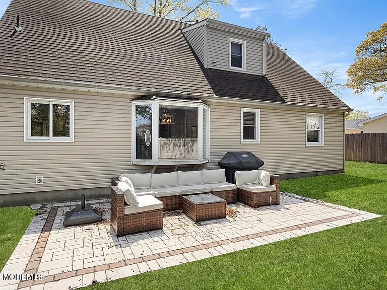 88 Almond Dr — Photo 6