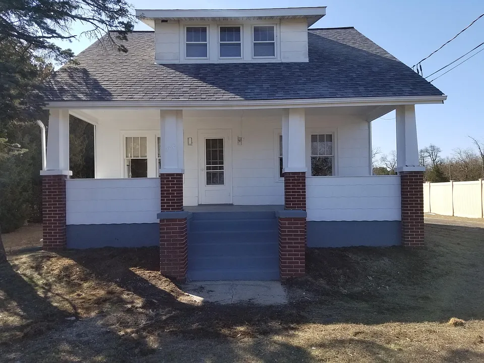 2013 W Landis Ave