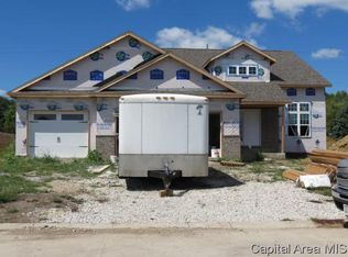 805 Grove St, Chatham, IL 62629