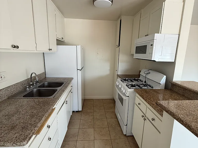 Woodman Villas — Photo 3