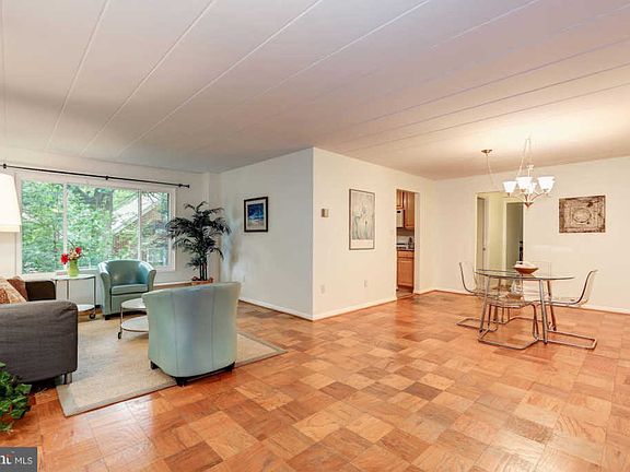 5th image of 4800 Chevy Chase Dr APT 303