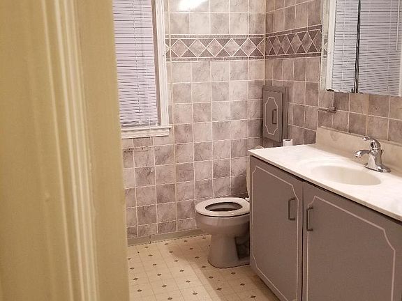 5th image of 4214 Bedford St