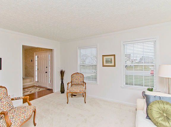 5th image of 854 Mueller Dr