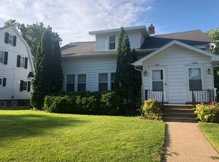 1328 Waugoo Ave #A, Oshkosh, WI 54901