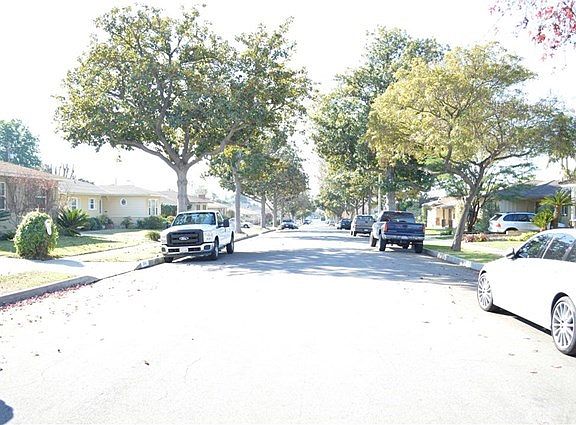 4th image of 8334 Edmaru Ave