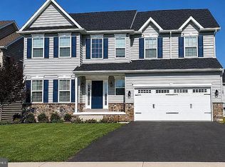 2120 Sunnyvale Dr, Pennsburg, PA 18073