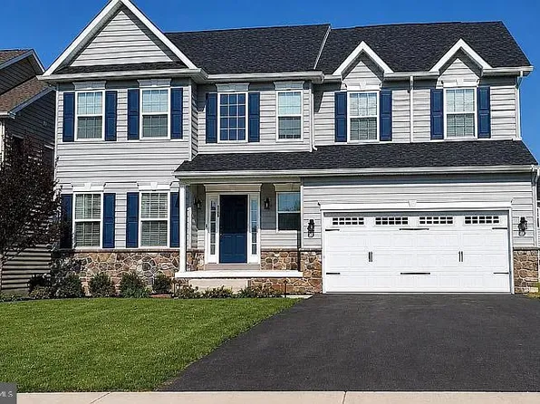 2120 Sunnyvale Dr, Pennsburg, PA 18073
