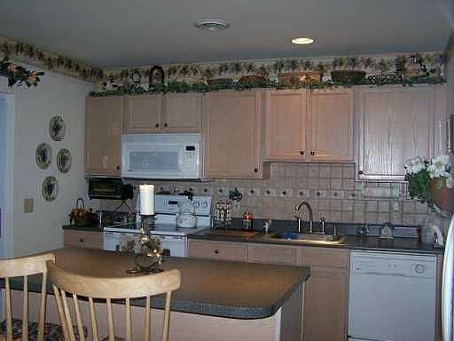 Eat in Kitchen