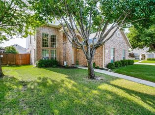 6712 Lucas Ln, North Richland Hills, TX 76182