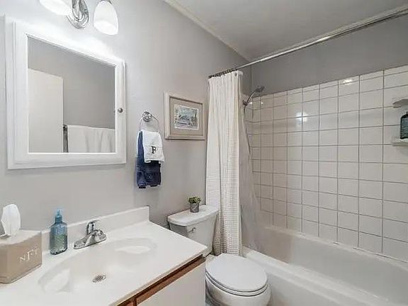 5th image of 2801 Arcadia Dr