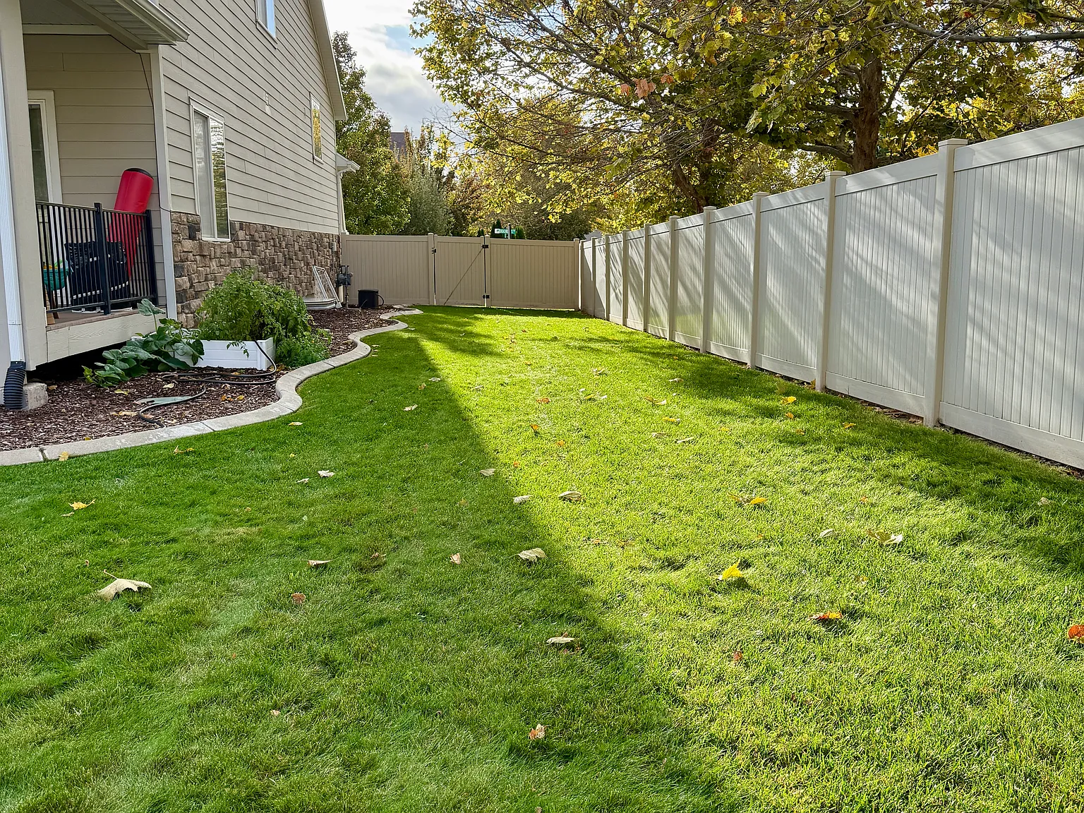 5 bed, 3300 sqft, $3,300 — Photo 4