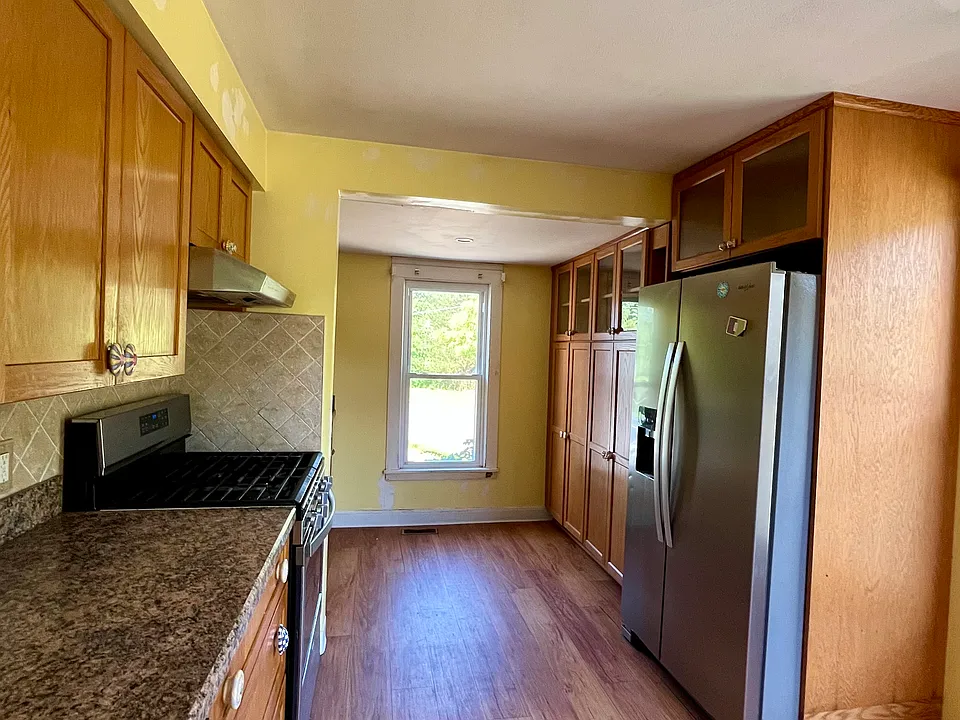 20 E Main St #1