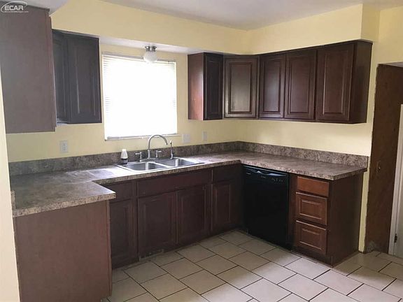 5th image of 4458 Sulgrave Dr