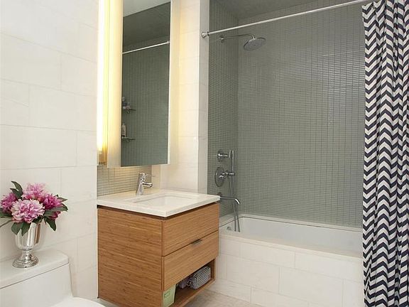 4th image of 303 E 33rd St #5A