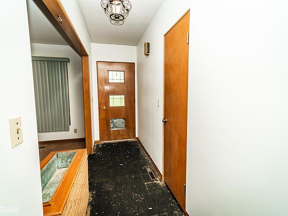 4th image of 2814 190th St