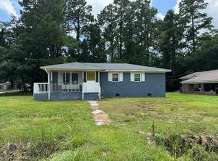 135 Wells Cir, Saint Stephen, SC 29479