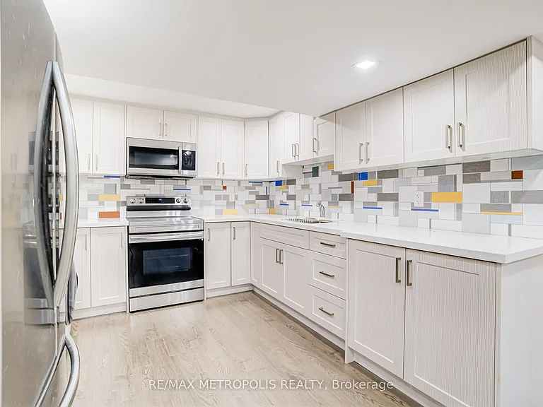 33 Tweedie Cres #BASEMENT — Photo 11