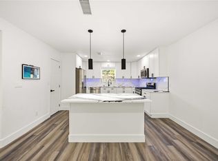 1530 15th Ave N, Texas City, TX 77590