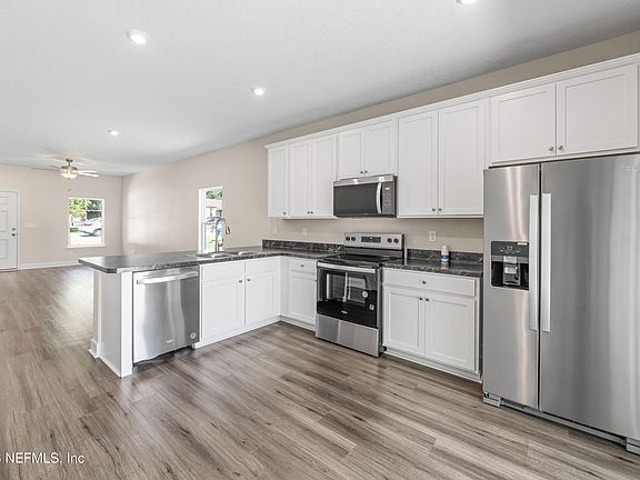4th image of 8764 BUTTERCUP Street