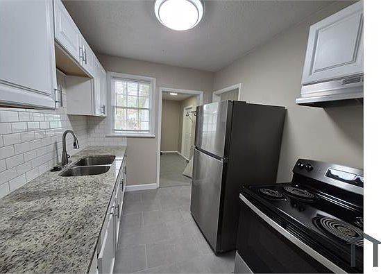 3rd image of 6109 Lynnwood Ave