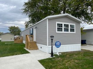 210 Sunrise Park, Pella, IA 50219