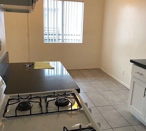 5th image of 4505 Maplewood Ave APT 6