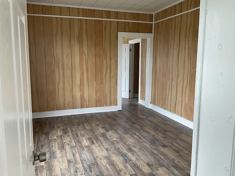 4305 Byron St — Photo 2